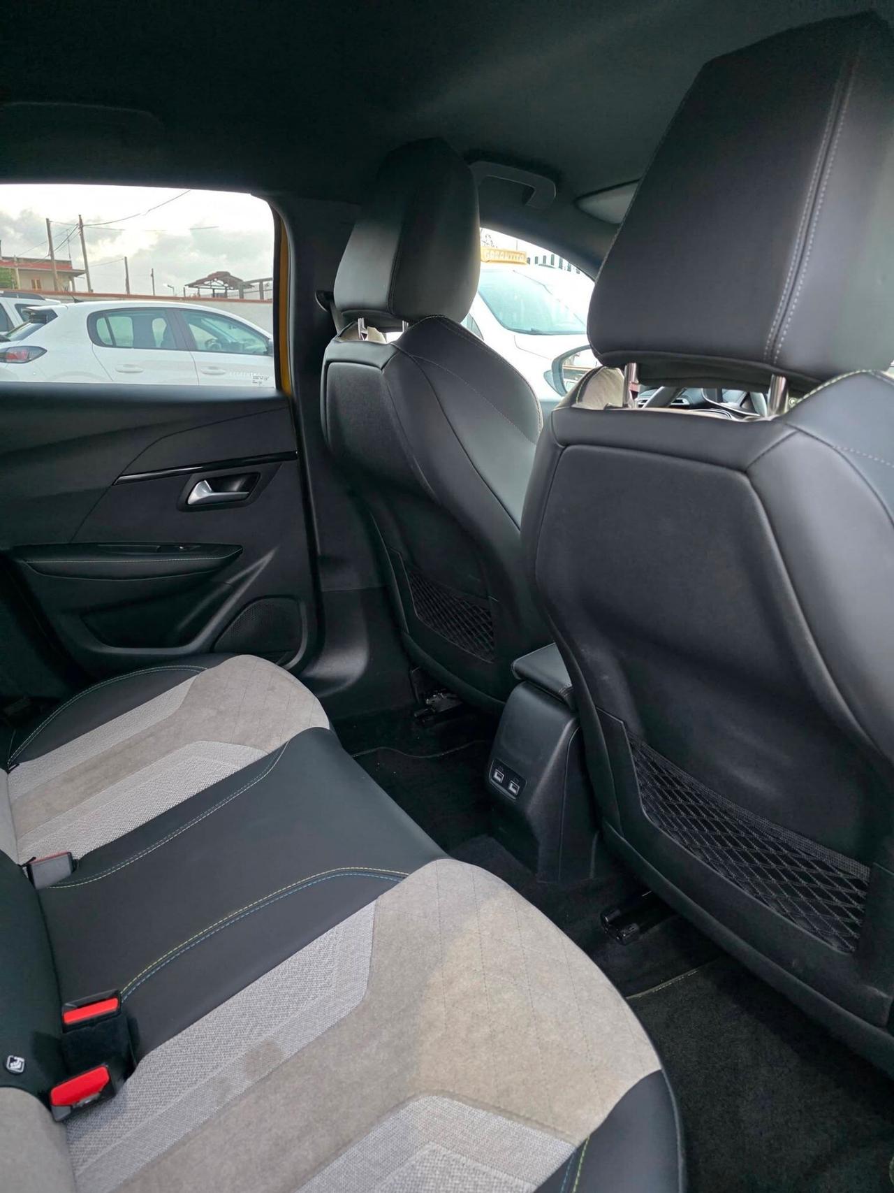 Peugeot 208 1.5 BlueHDi 102CV GT Pack con 64.000 Chilometri