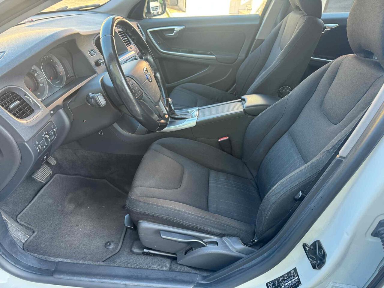 Volvo V60 D2 1.6 Powershift Ocean Race