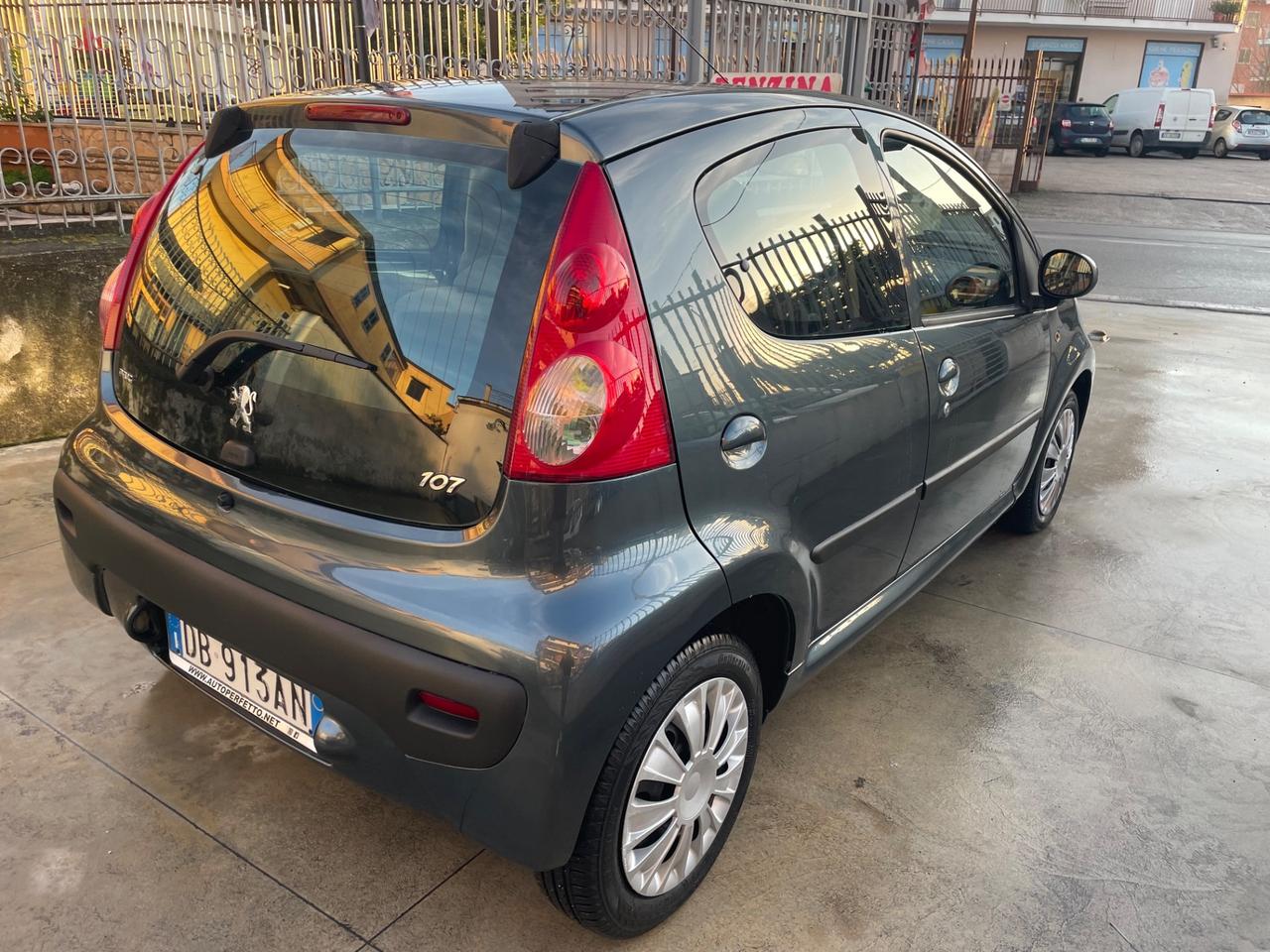 Peugeot 107 1.0 68CV 5p. Sweet Years