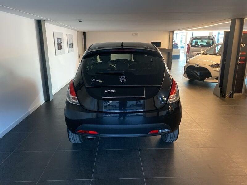 Lancia Ypsilon 1.2 69 CV 5 porte Silver