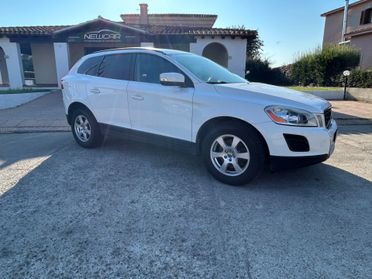 Volvo XC 60 XC60 D5 AWD Geartronic Momentum