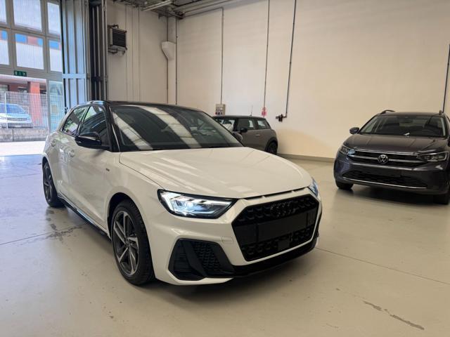 AUDI A1 SPB 30 TFSI S-Tronic Identity Black S-Line KM.0