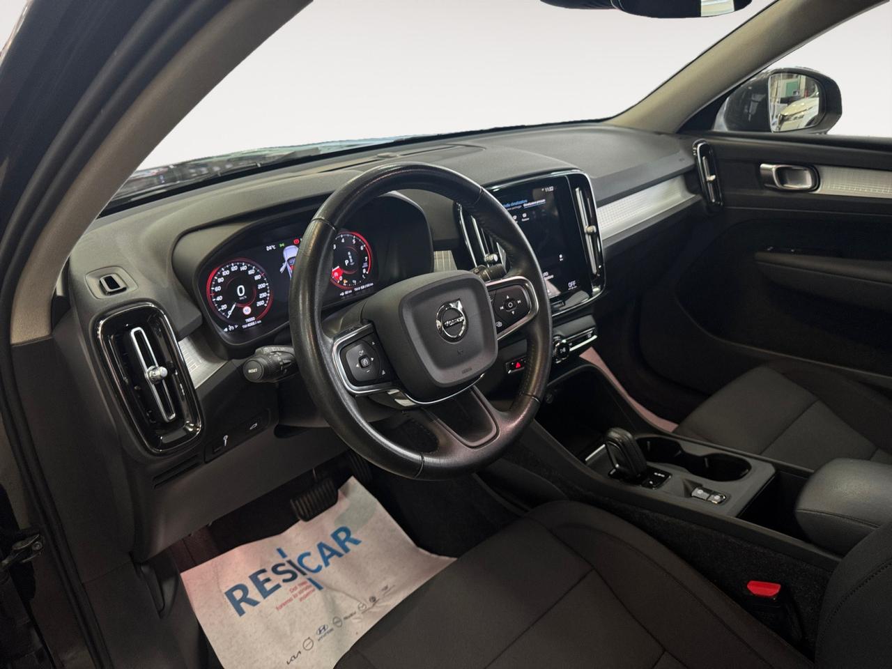 VOLVO XC40 1.5 t2 Momentum Pro Auto