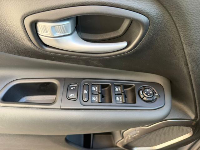 JEEP Renegade S-1.5l-T4-e-Hybrid-48V-Pelle-Led-Lega19