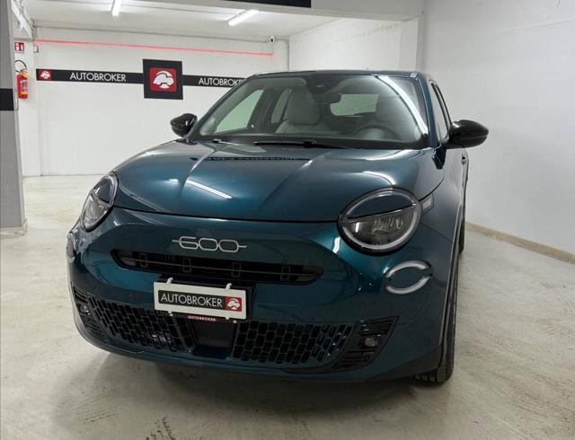 FIAT 600 Hybrid DCT MHEV La Prima