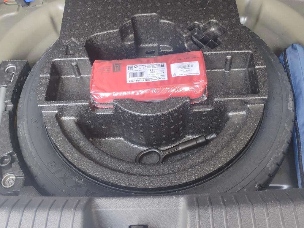 Volkswagen T-Roc Cabriolet 1.5 tsi R-LINE..VIRTUAL.CERCHI 19.NAVI