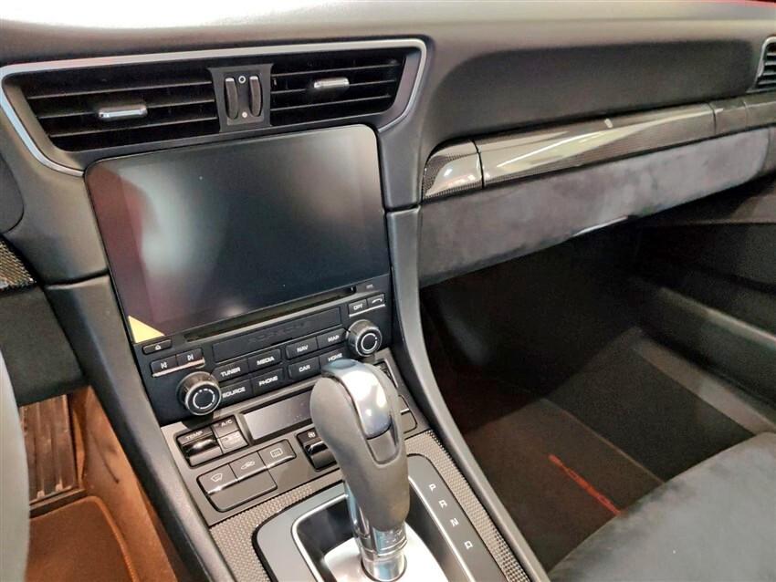 Porsche 911 3.0 Carrera GTS Coupé