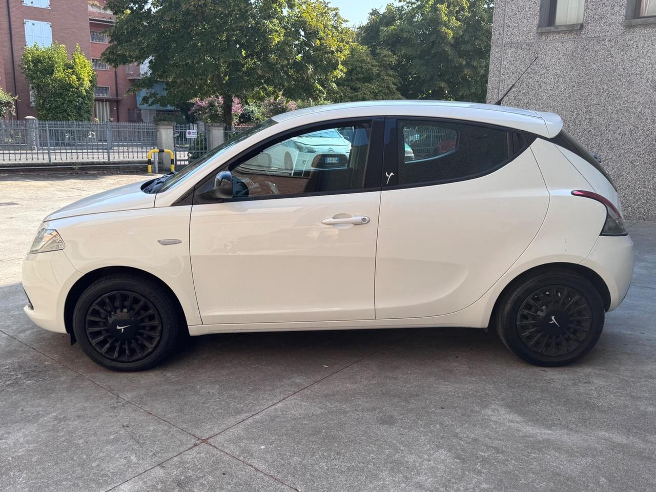 Lancia Ypsilon 1.2 69 CV 5 porte GPL Ecochic Gold