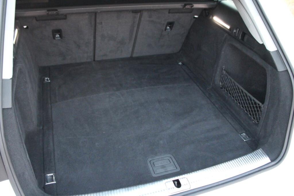 AUDI A4 station 2.0 TDI 150 CV s-tronic *LED