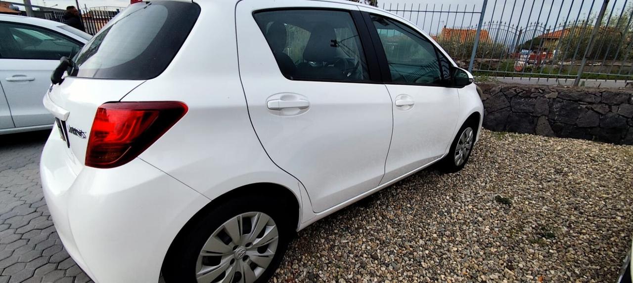 Toyota Yaris 1.0 5 porte Active