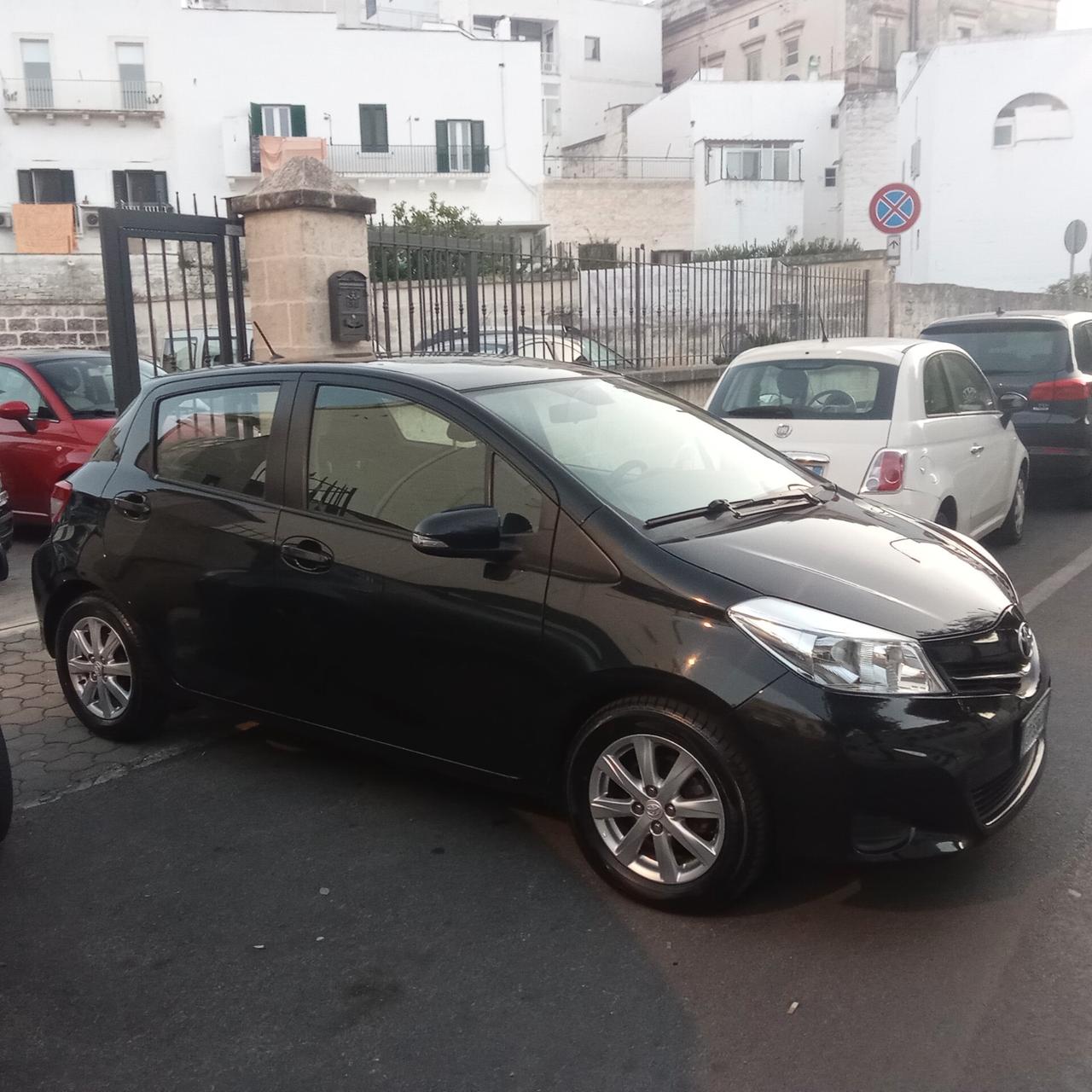 Toyota Yaris 1.0 5 porte