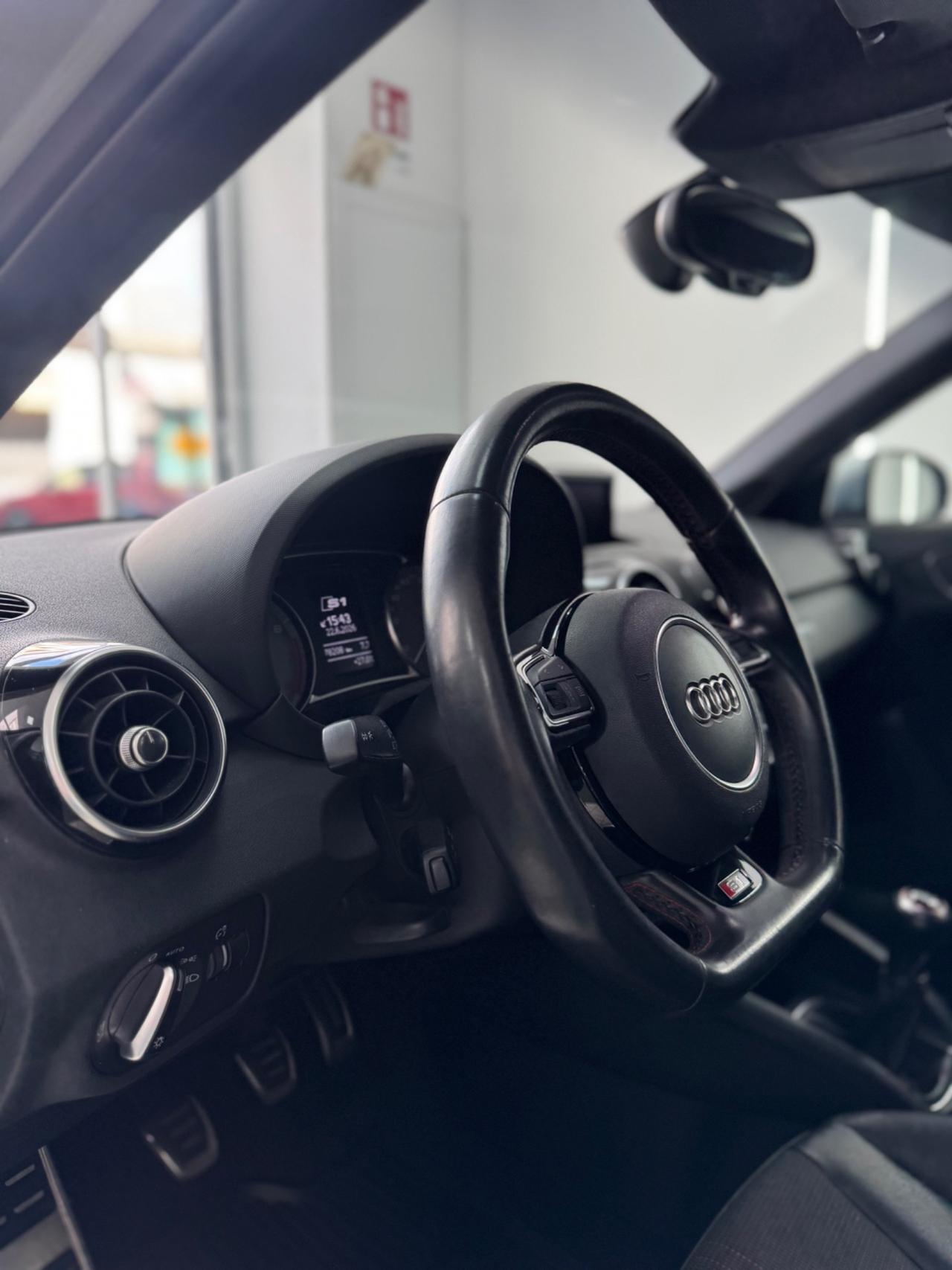 Audi A1 S1 2.0 TFSI quattro