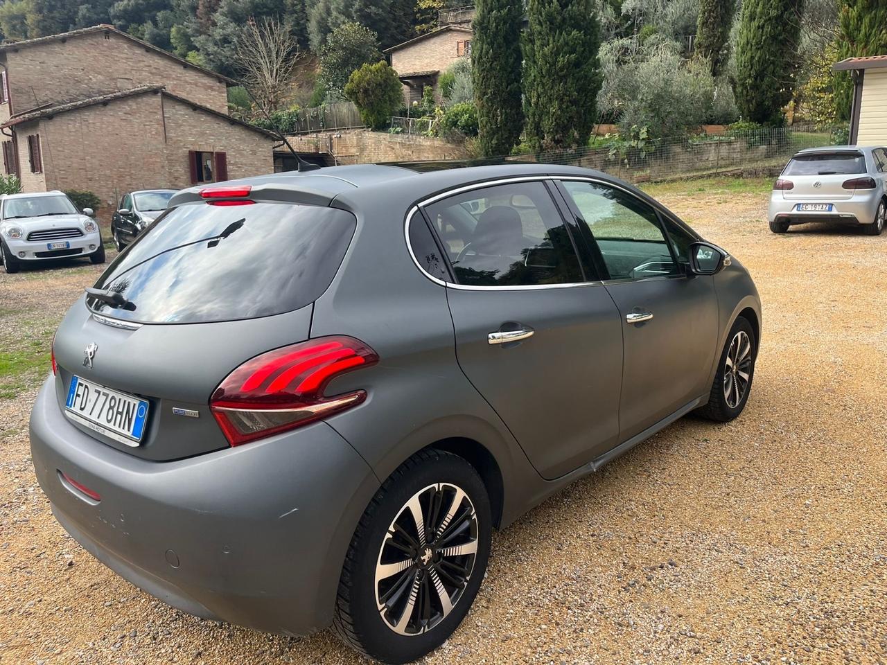 Peugeot 208 PureTech 82 5 porte Allure
