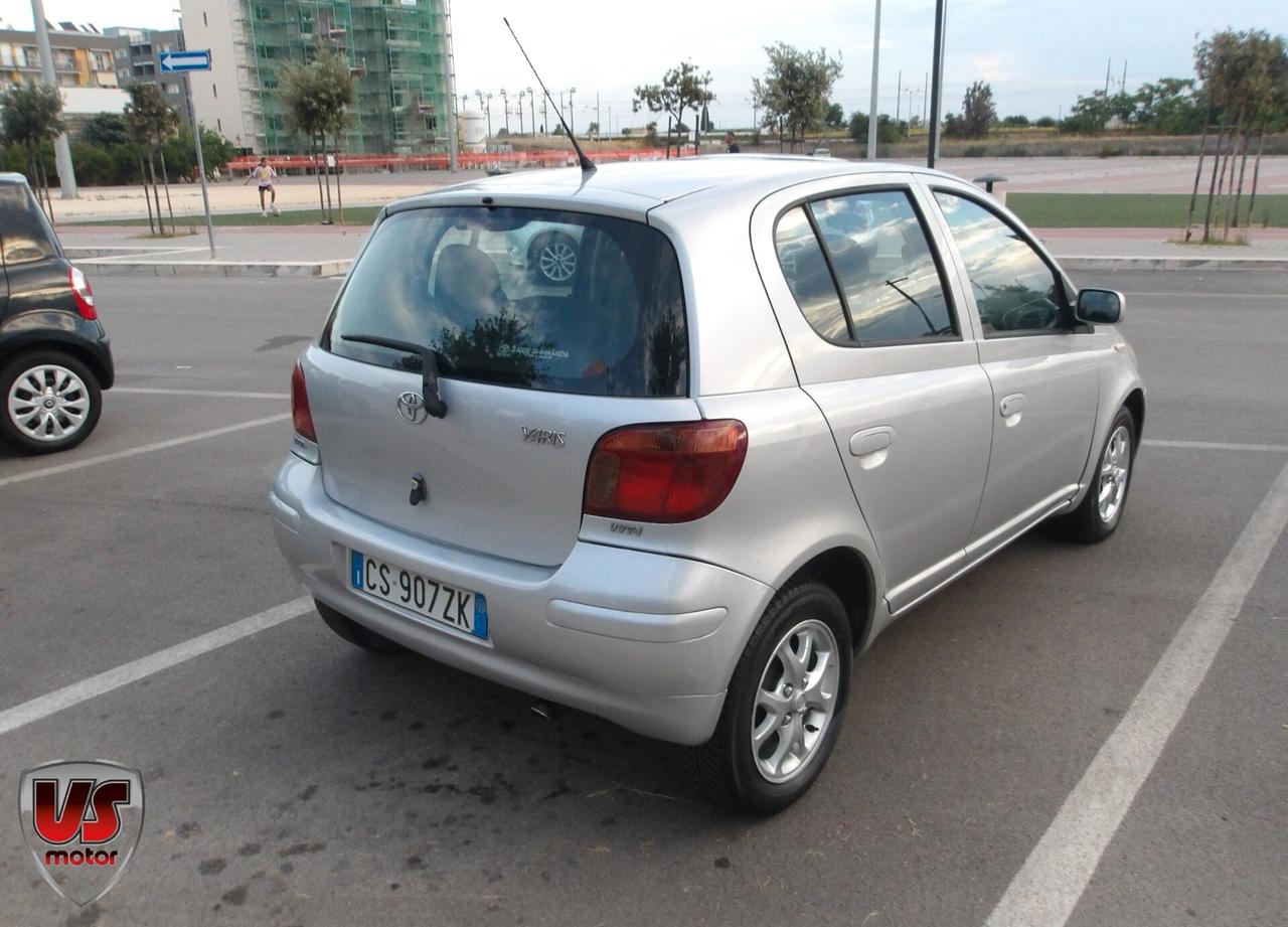 TOYOTA YARIS 1.3 BENZ-2005