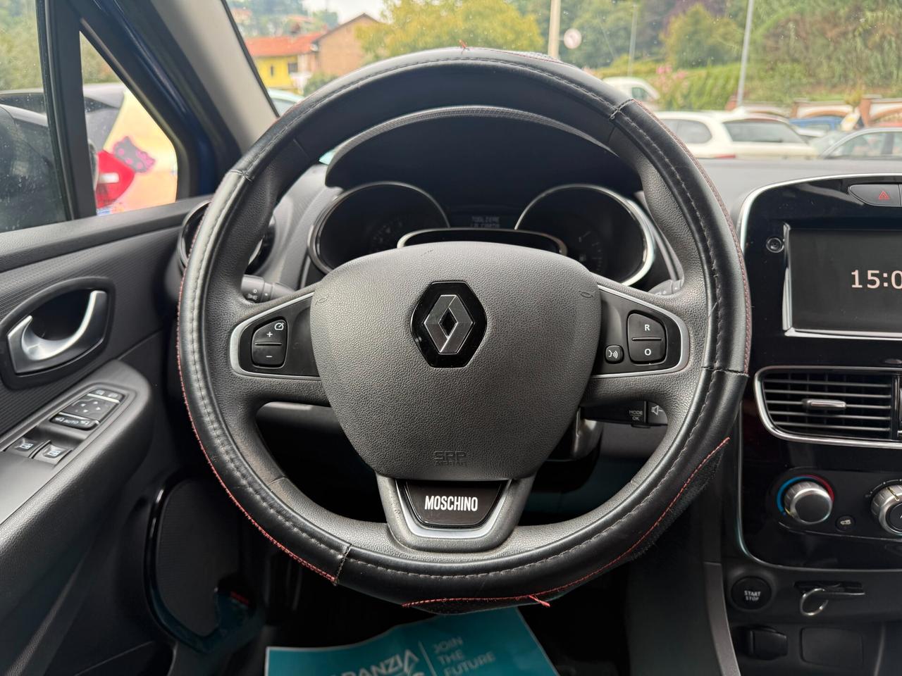 Renault Clio 90 CV 5 porte Moschino Intens /OK NEOPATENTATI