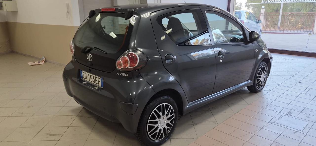 Toyota Aygo 1.0 12V VVT-i 5 porte Sol Red Edition
