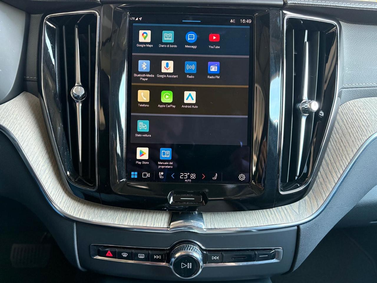 Volvo XC 60 B4 (d) automatico Plus Bright