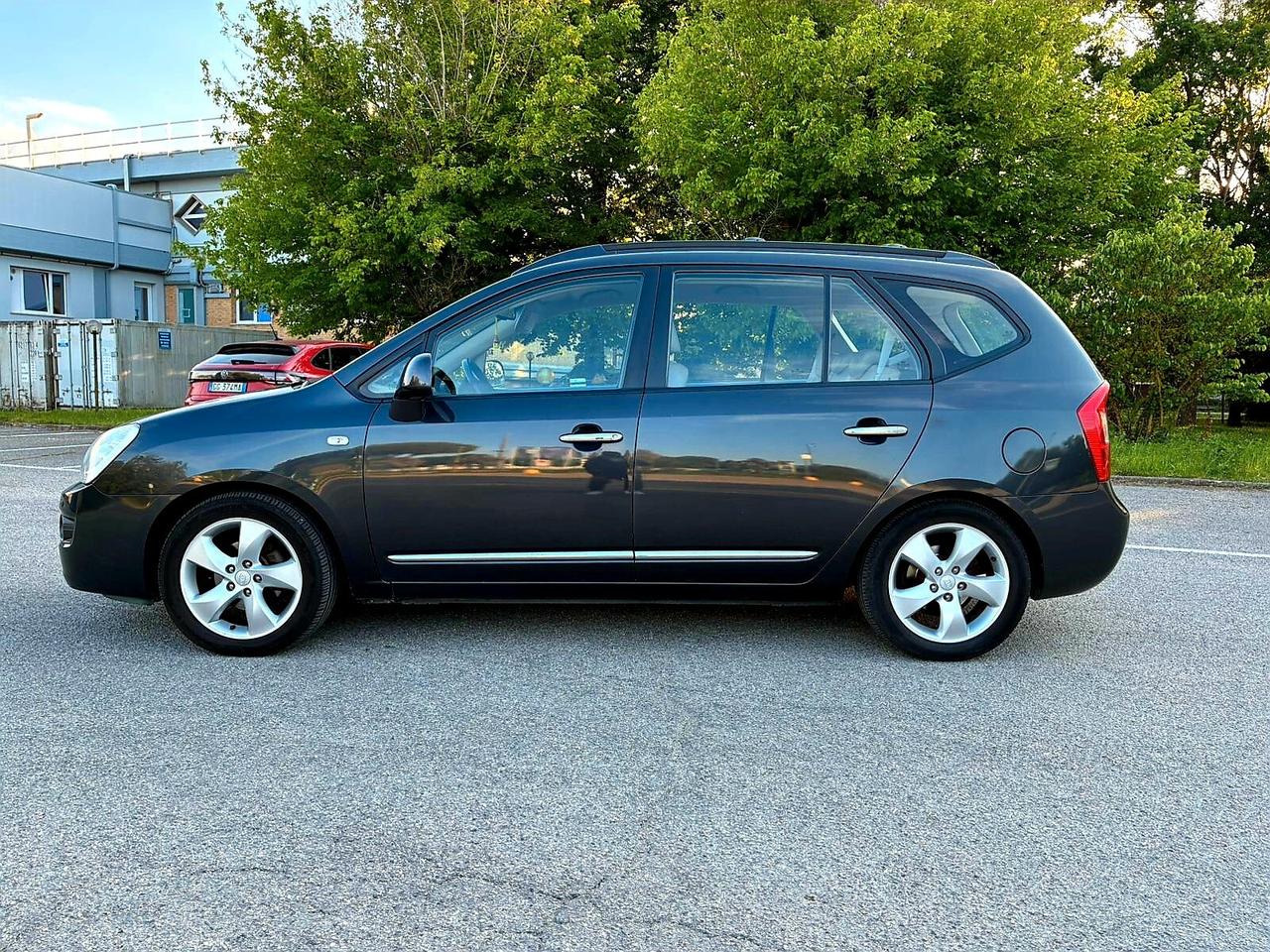 Kia Carens 2.0 16V CRDi VGT LX Family