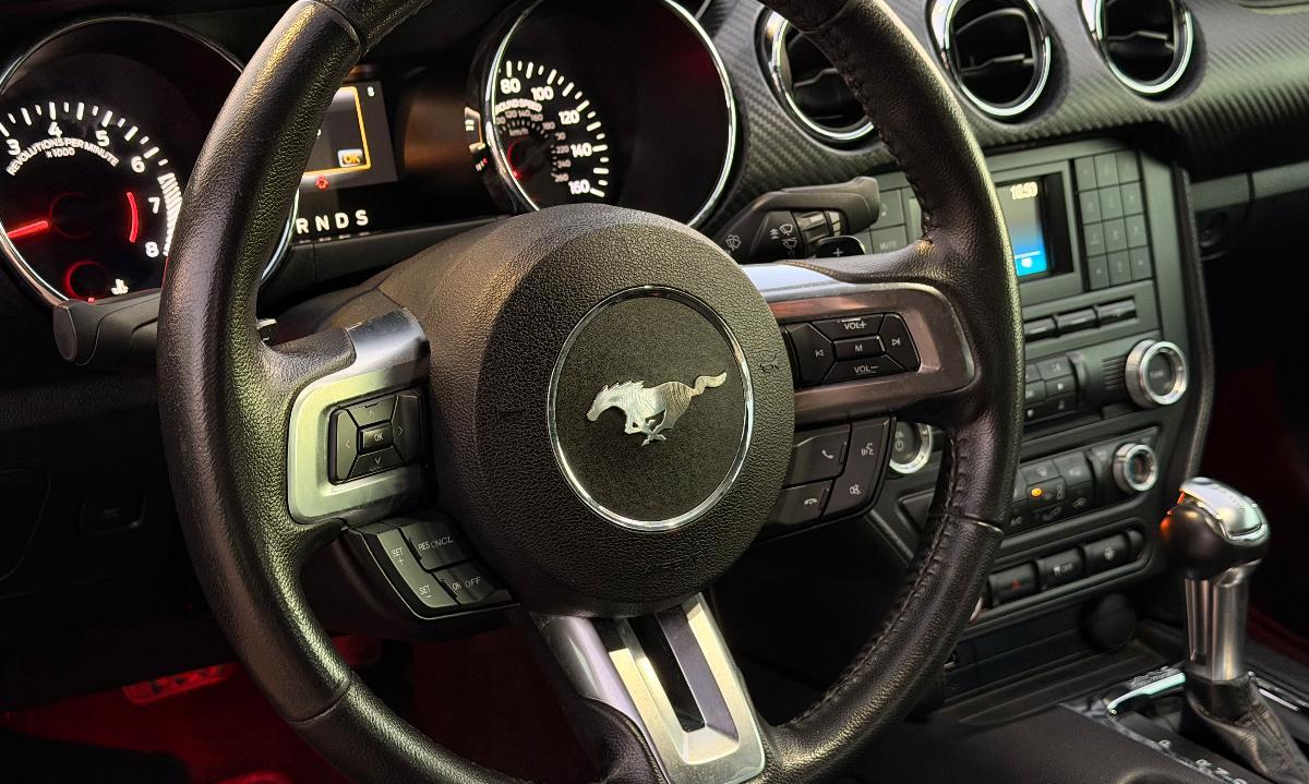 FORD - Mustang - V6 Coupé