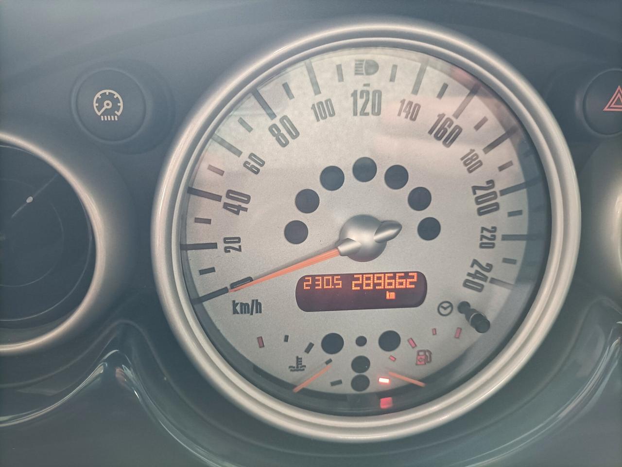 Mini 1.6 16V CV 116 Cooper Checkmate 11/2005