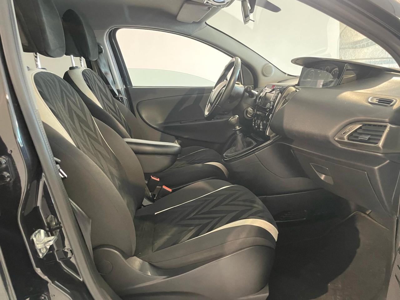 Lancia Ypsilon 1.2 GPL Ecochic Gold