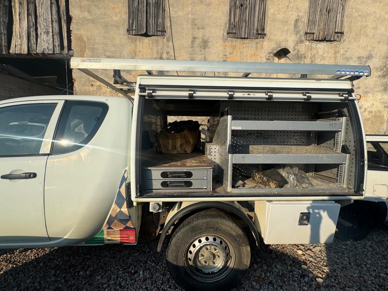 Mitsubishi L200 2.5 MOTORE DA SOSTITUIRE
