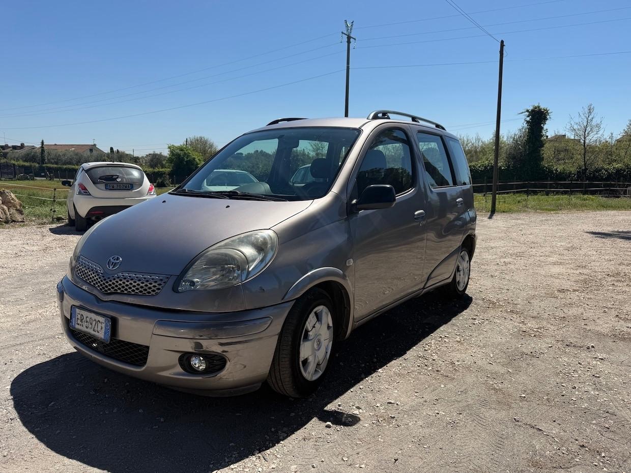 Toyota Yaris 1.3 5 porte