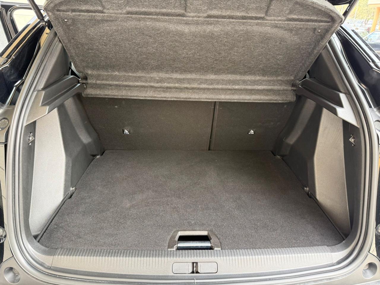 Peugeot 2008 1.5 BlueHDi 110 S&S Allure Pack