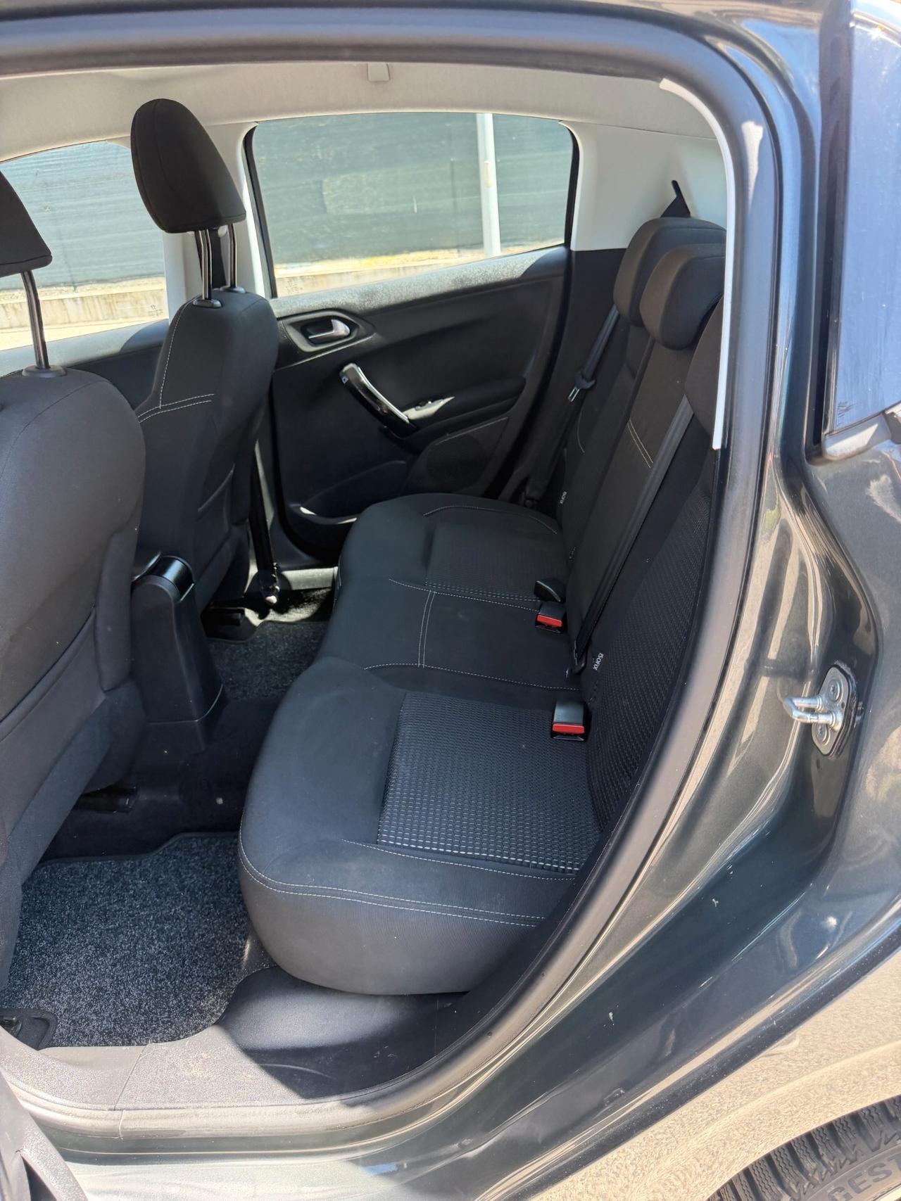 Peugeot 208 1.2 Gpl - NEOP. - NAV. - 12 MESI DI GARANZIA -