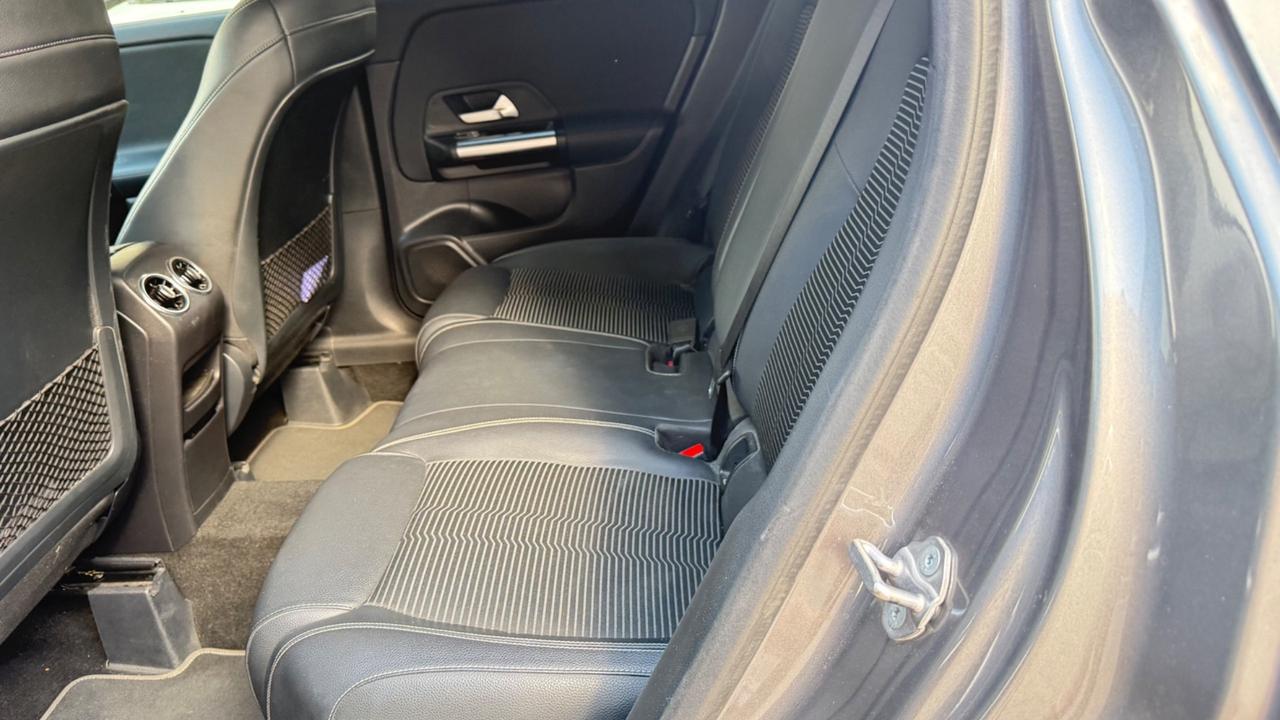 Mercedes-benz GLA 200 GLA 200 d Automatic 4Matic Sport Plus LED NAVI KAMERA PELLE CERCHI 18 PDC BLUETOOTH