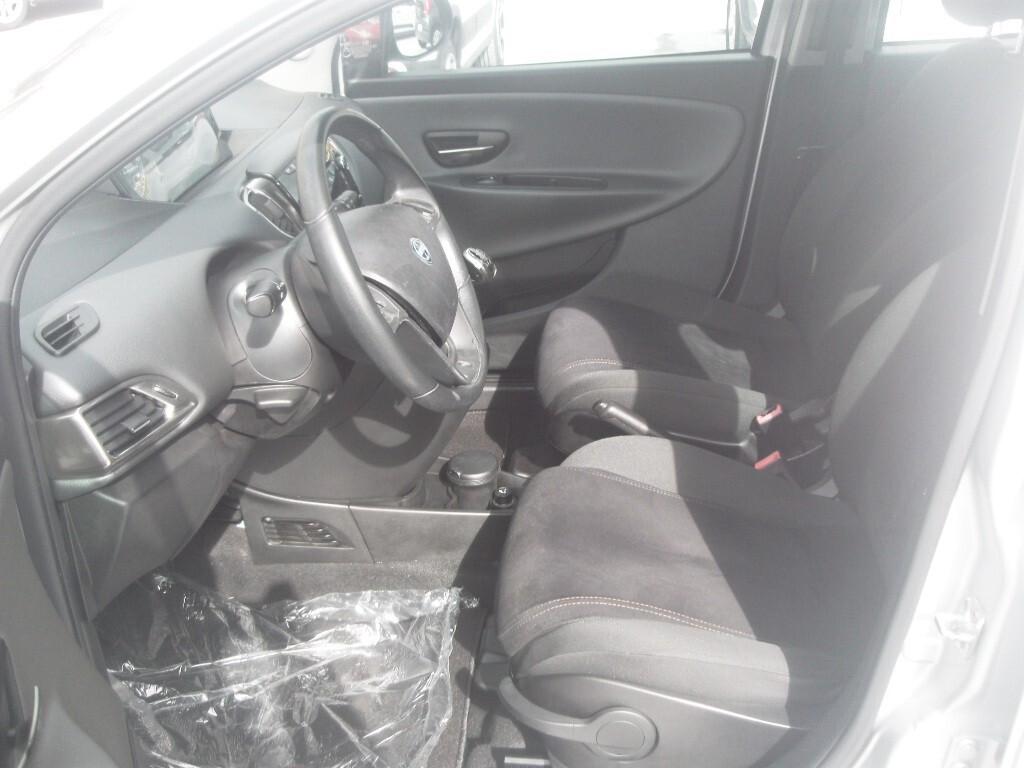 Lancia Ypsilon 1.2 69 CV 5 porte Gold