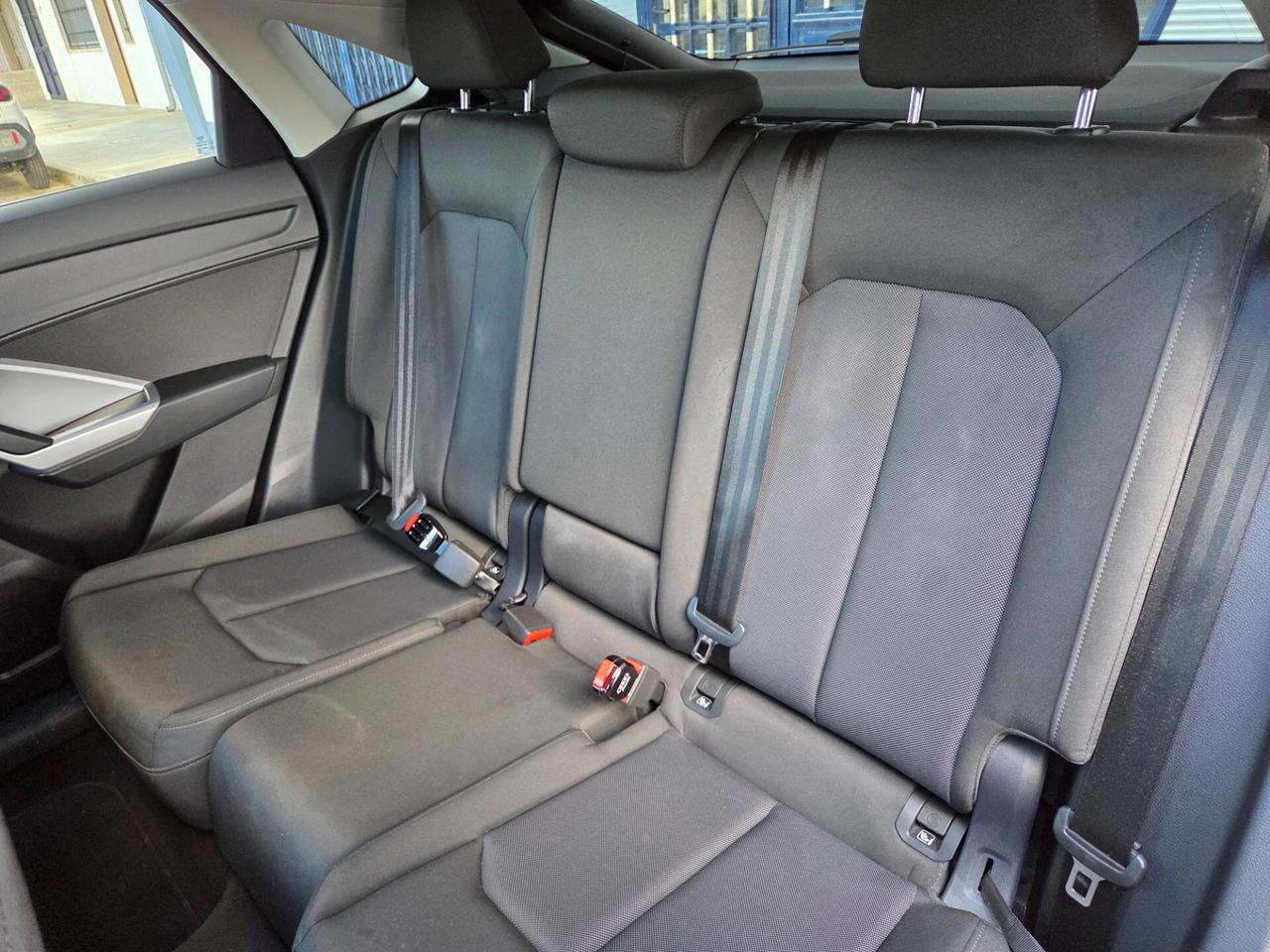 Audi Q3 35 TDI S tronic Business