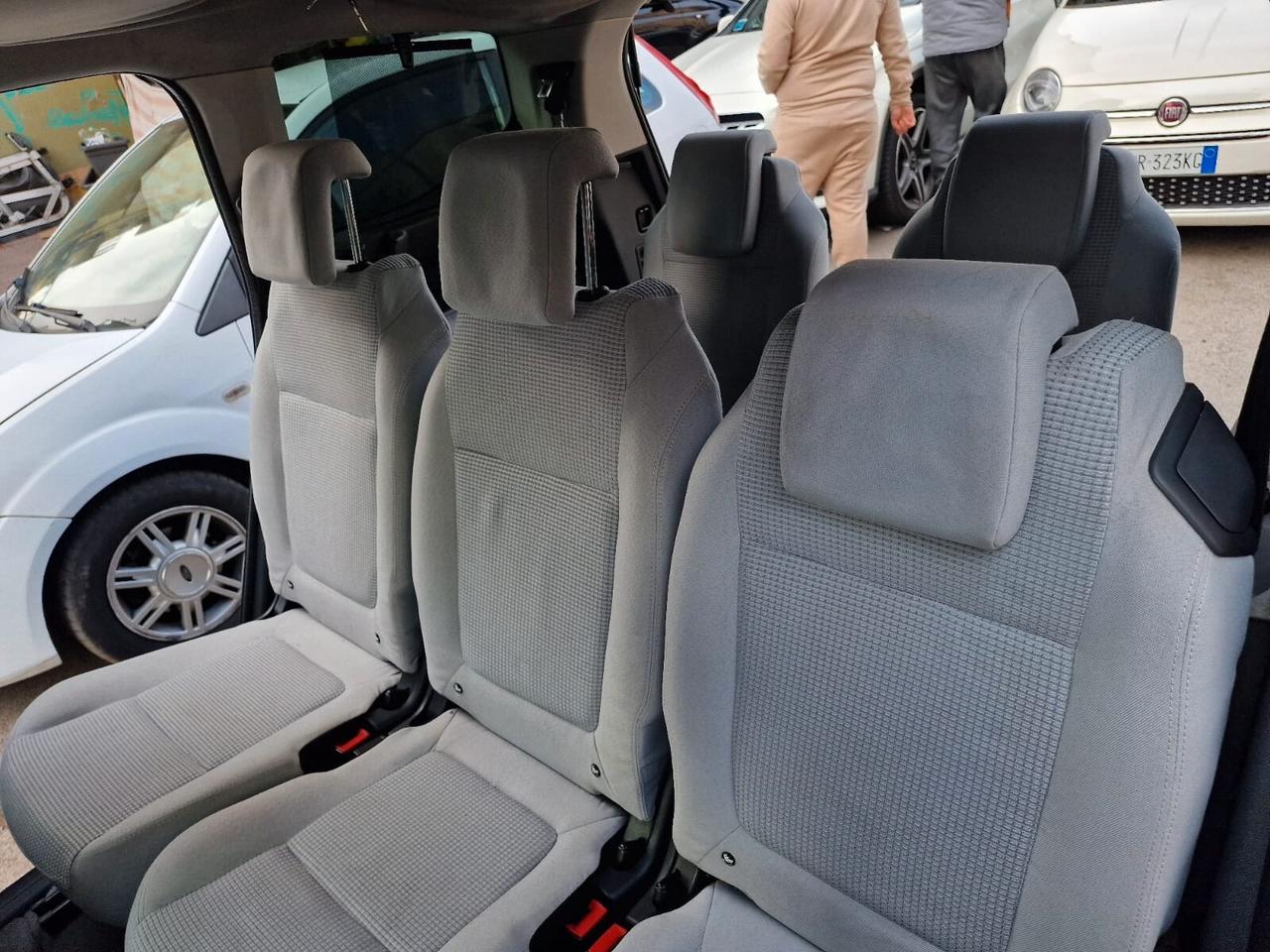 Peugeot 5008 2.0 HDi 150CV Business