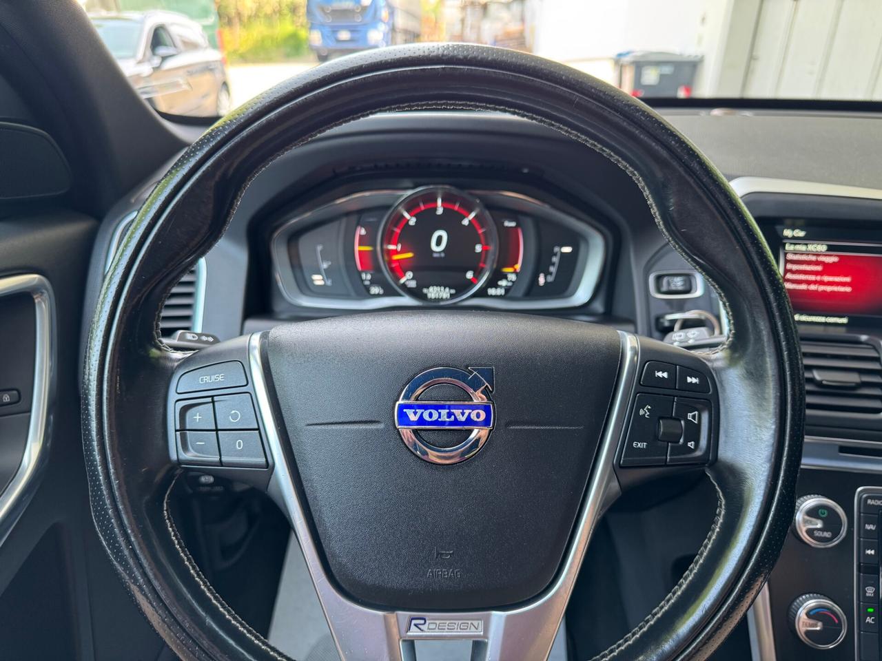 Volvo XC 60 2.4 d4 R-design AWD Gear GARANZIA24MESI