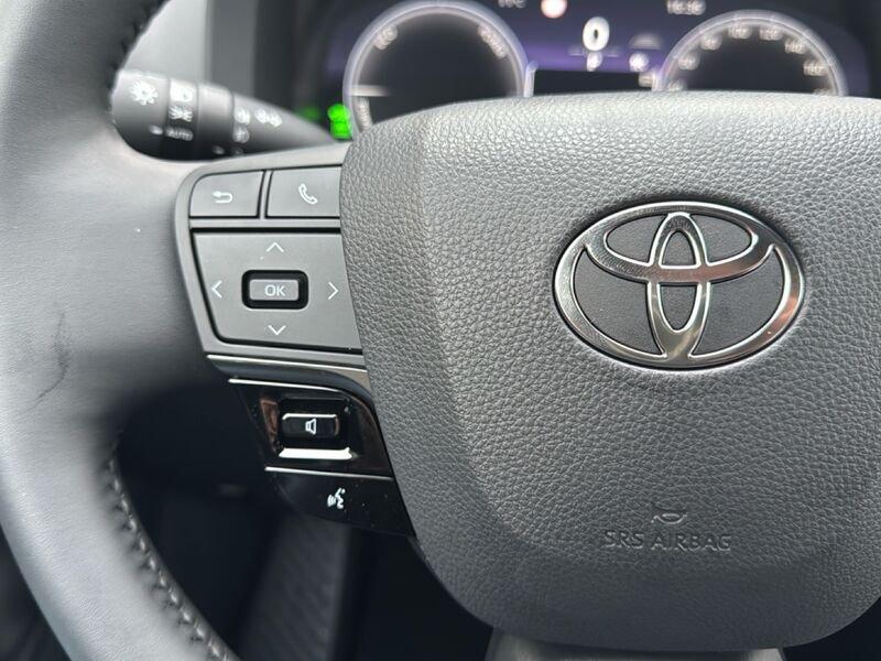 Toyota C-HR 2.0 P-HEV BUSINESS