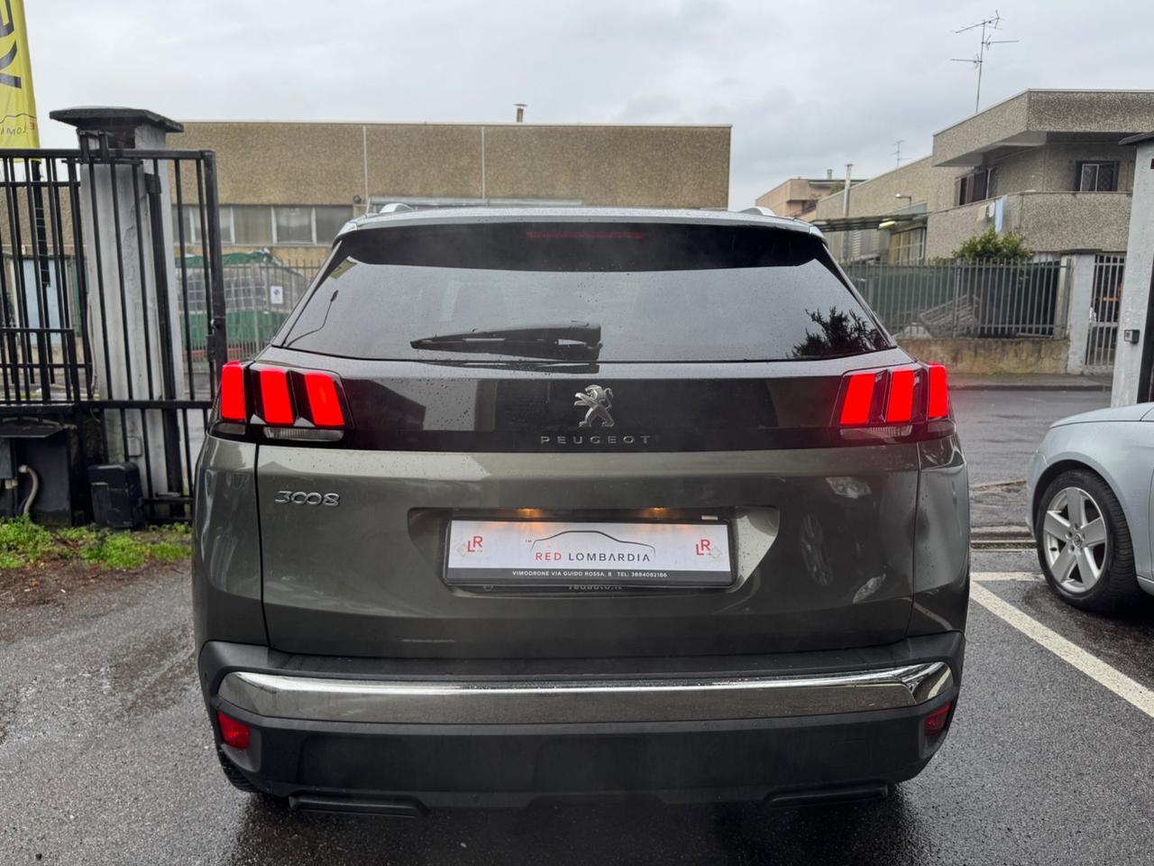 Peugeot 3008 BlueHDi 130 S&S EAT8 Allure BlueHDi 130 SeS EAT8 Allure (96 kw)