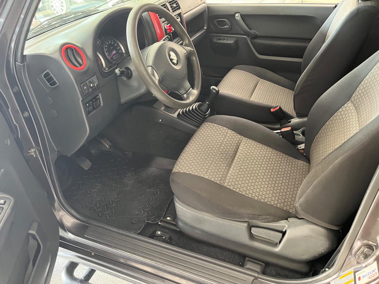 Suzuki Jimny 1.3i 16V 85cv 4WD Special