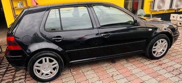 Volkswagen Golf 1.6 16V cat 5 porte Highline