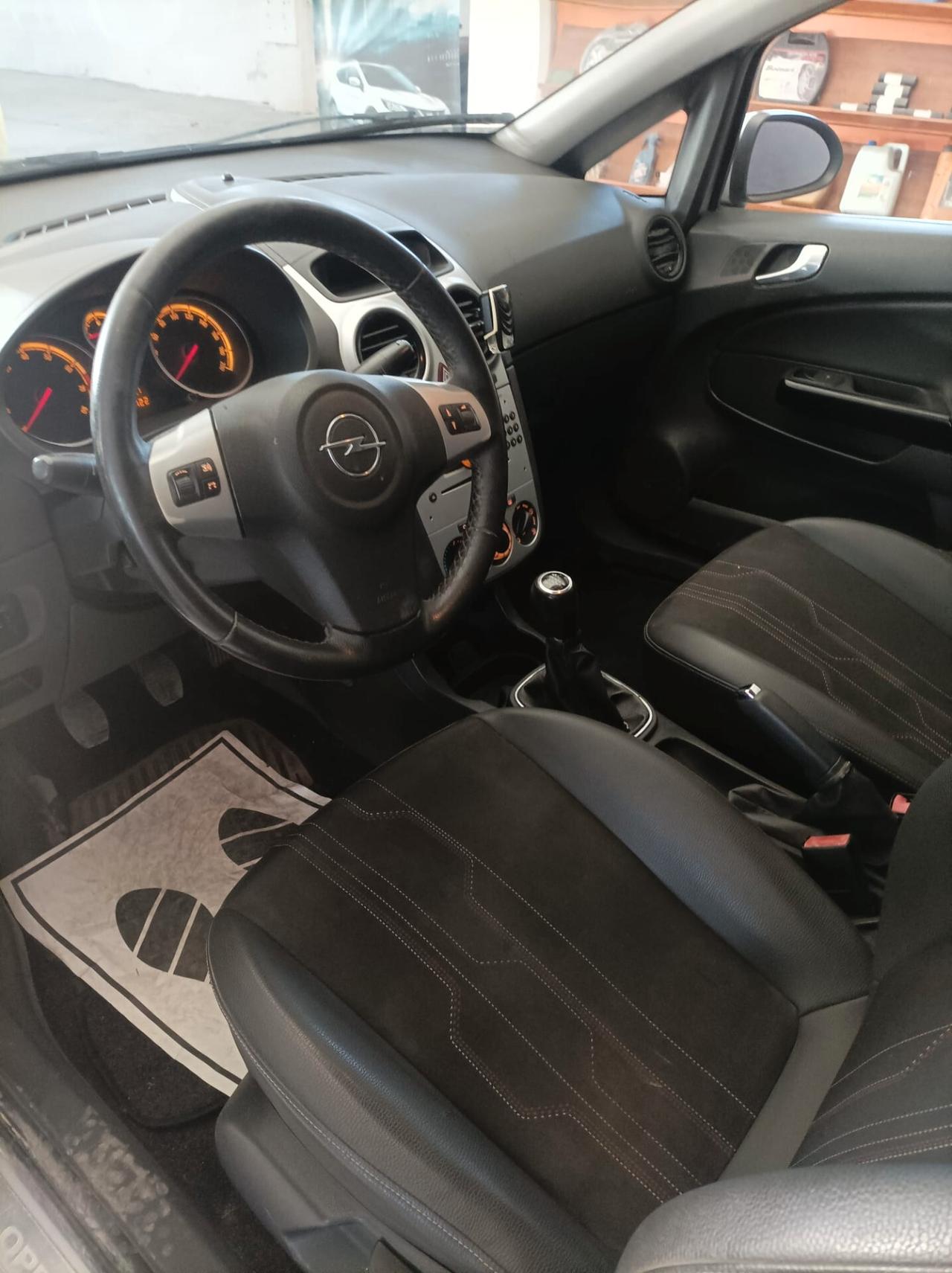 Opel Corsa 1.2-2012- 5 porte GPL-SOLO 114000KM