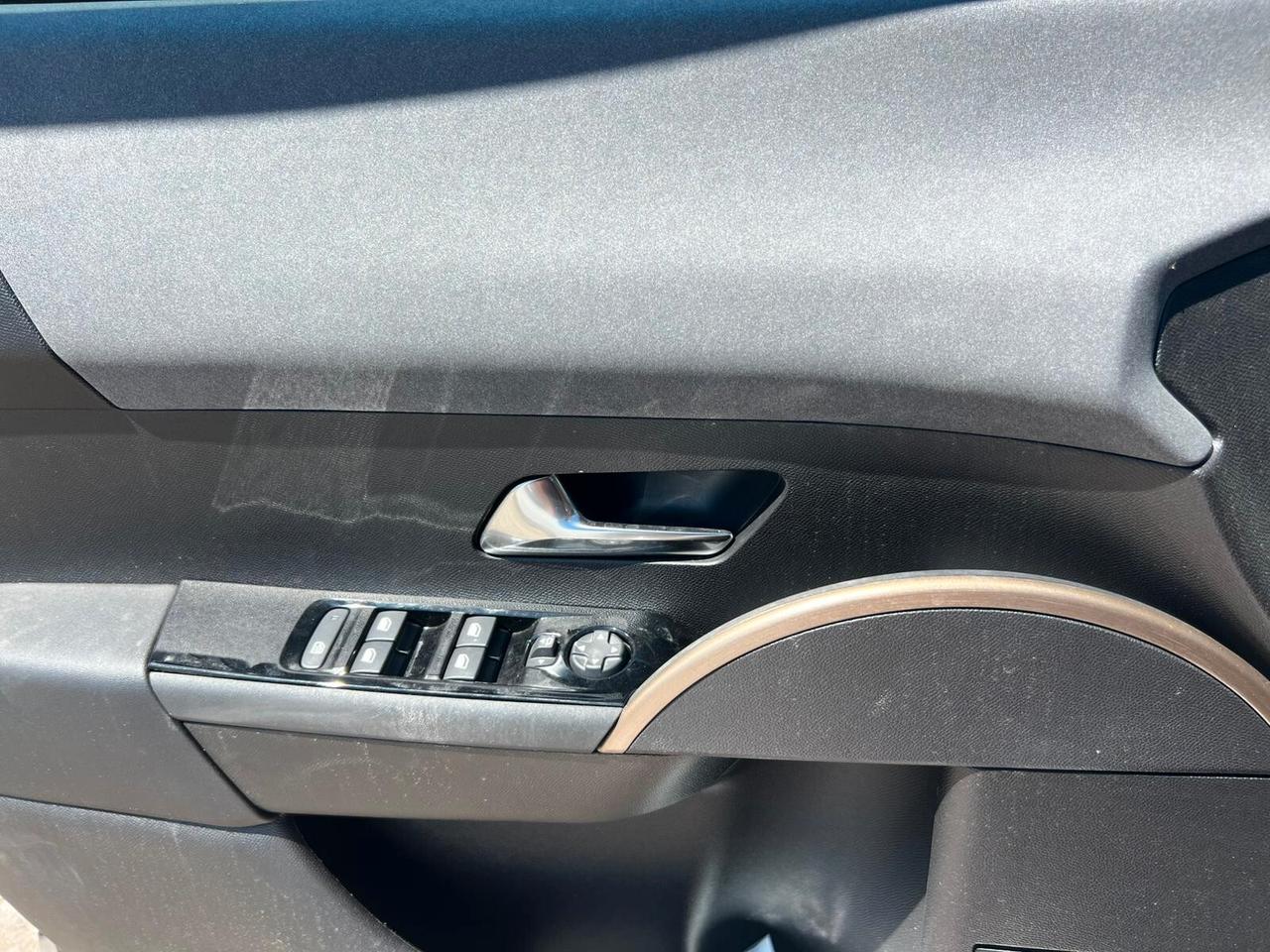 Lancia Ypsilon Hybrid e-DCT Edizione Cassina