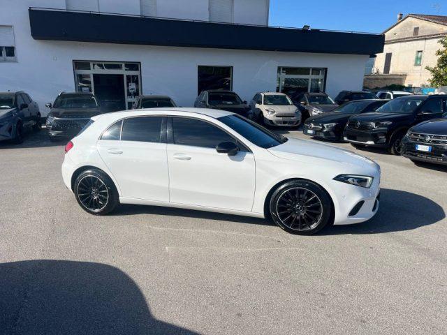MERCEDES-BENZ A 180 d Automatic Premium