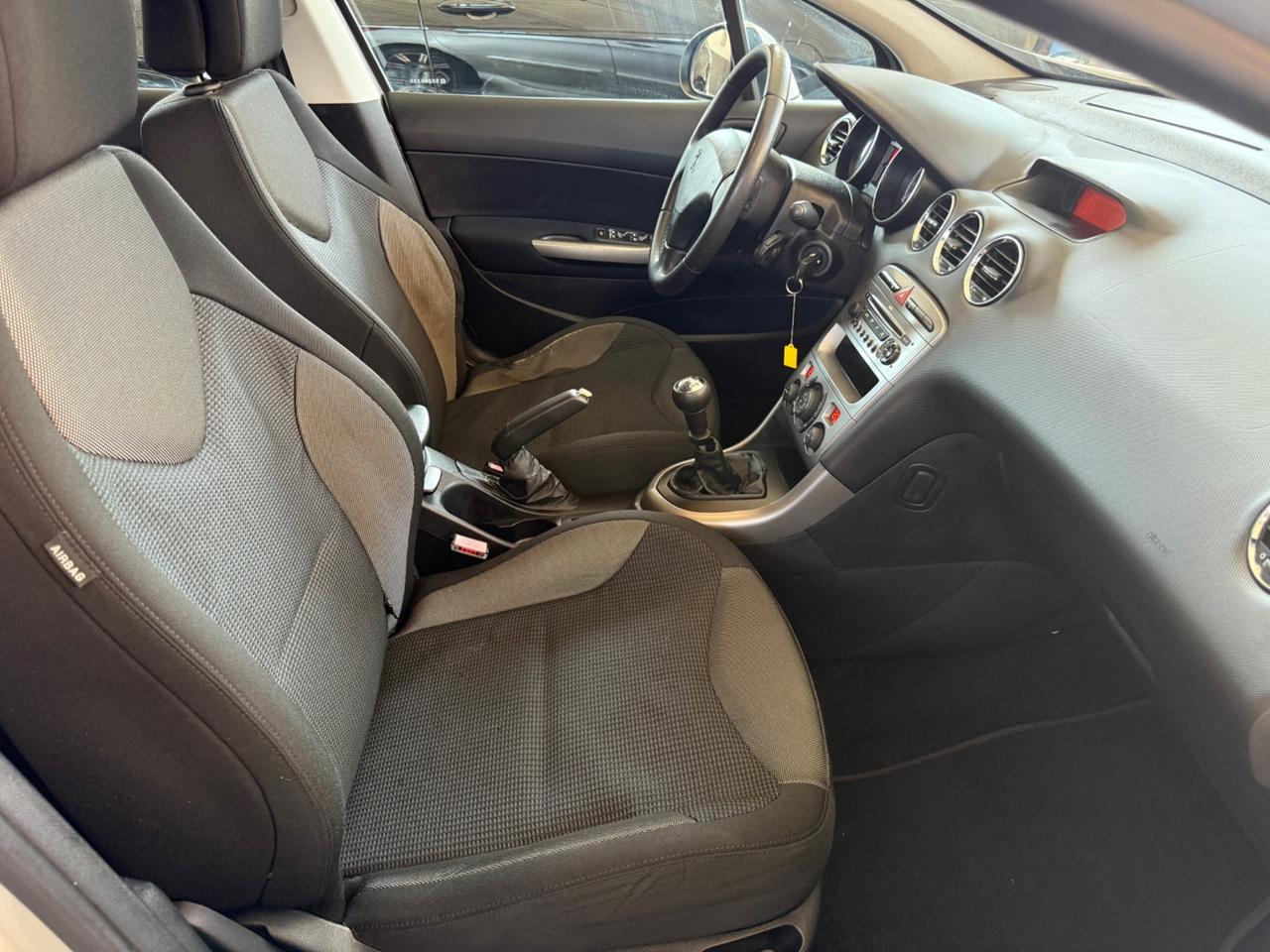 Peugeot 308 1.6 VTi 120CV 5p. Premium
