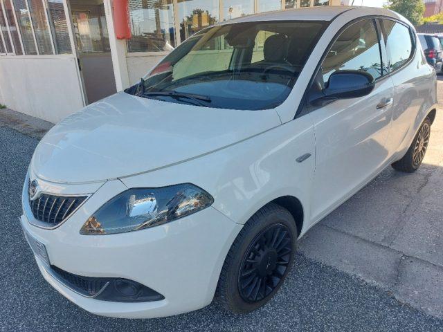LANCIA Ypsilon 1.0 FireFly 5 porte S&S Hybrid Ecochic Silver