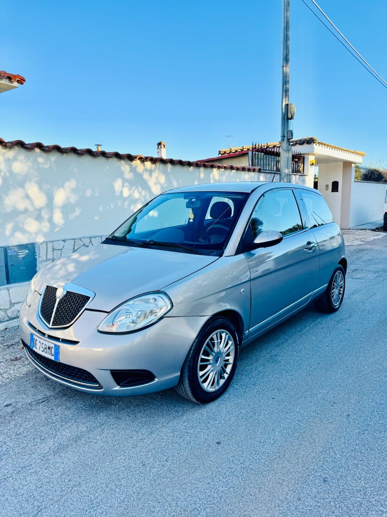 Lancia Ypsilon 1.2 Oro Giallo