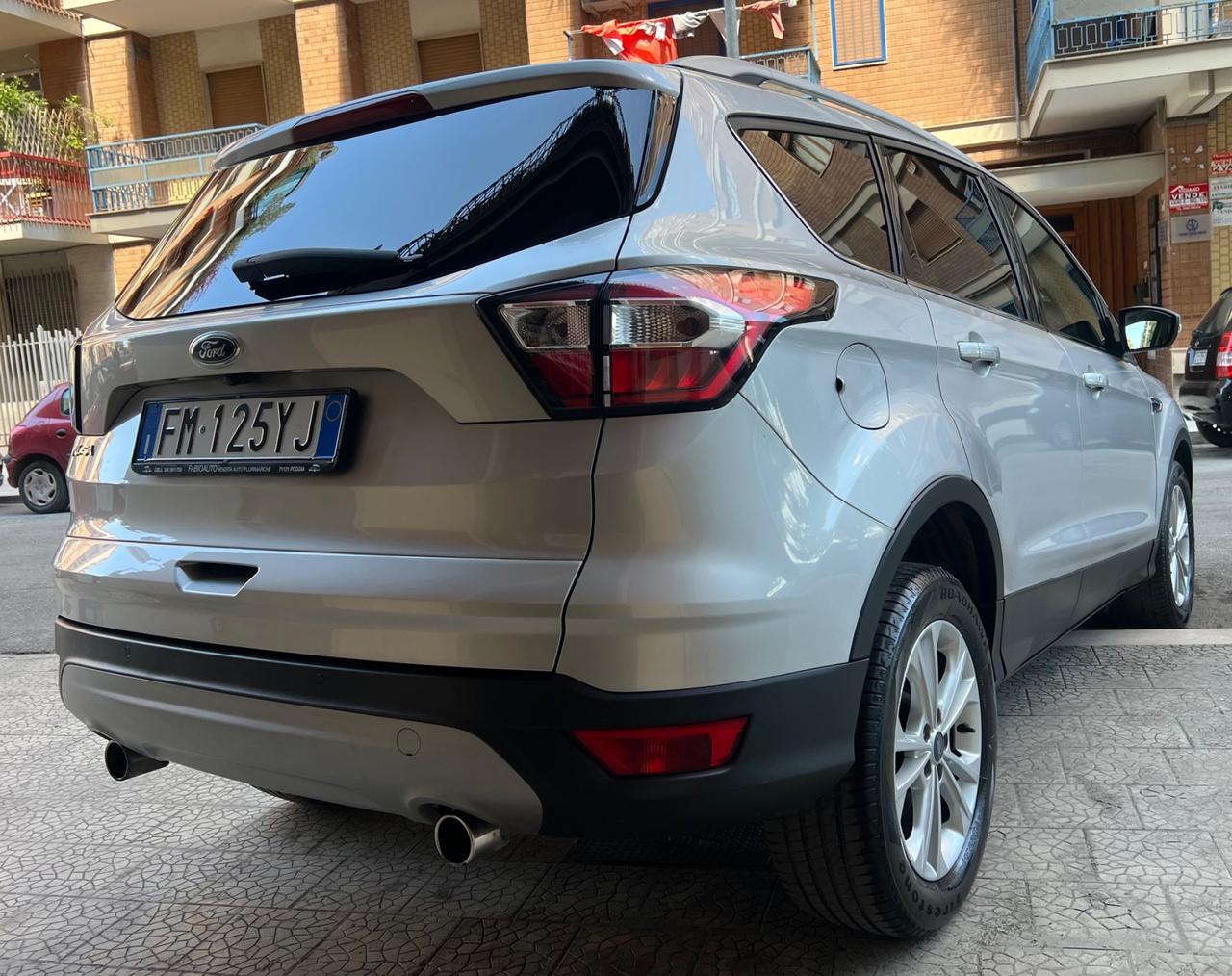 Ford Kuga 1.5 TDCI 120 CV S&S 2WD Powershift Titanium