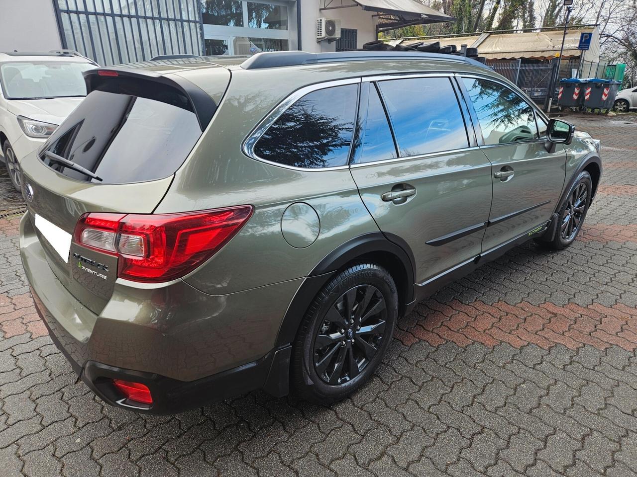 Subaru OUTBACK 2.5i BI-FUEL Lineartronic 4dventure - GPL