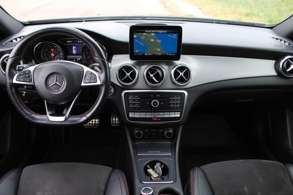 MERCEDES GLA 220 Aut. Premium * AMG