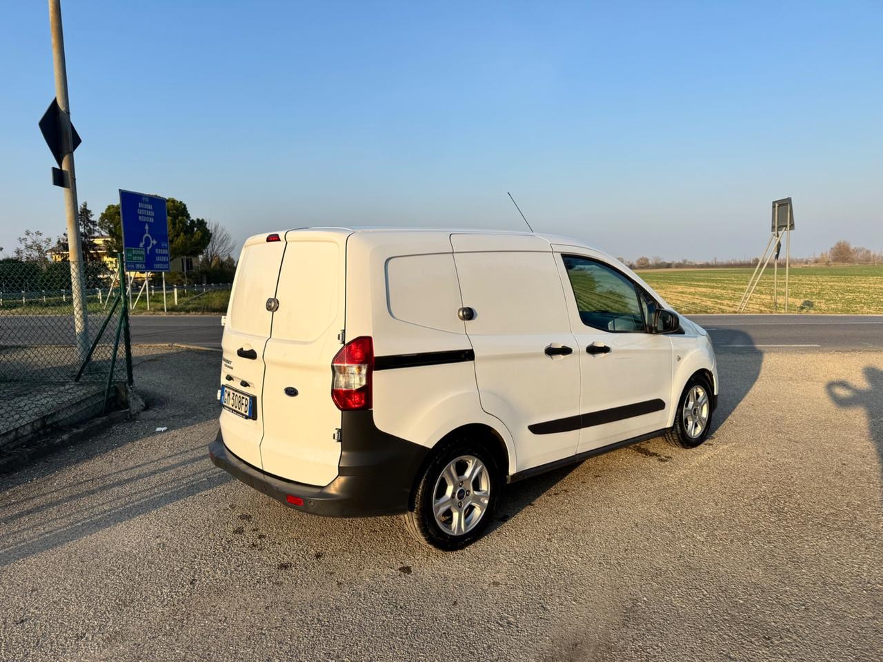 Ford Transit Courier 1.5 TDCi 75CV Van Trend