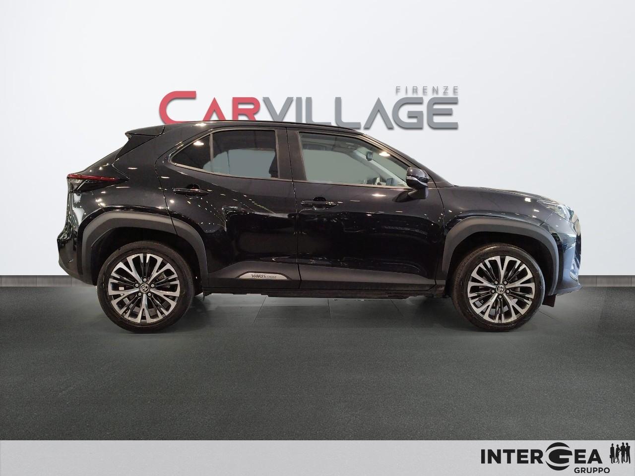TOYOTA Yaris Cross 1.5h Lounge fwd 116cv e-cvt