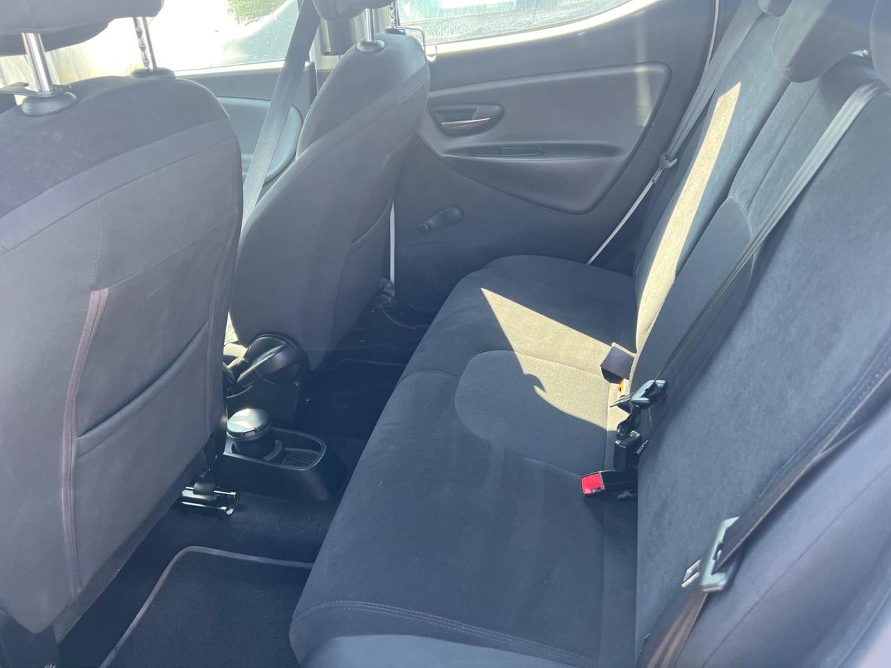 Lancia Ypsilon 1.2 69 CV 5 porte Platinum
